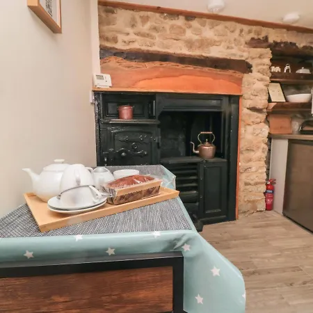 Crumble's Hideaway *